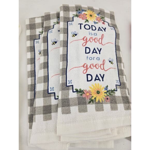 Lot of 7 Decorative Kitchen Towels – Wildflower, Plaid, Quote Patterns - Picture 4 of 6